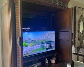 Solid wood TV cabinet