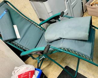 XL antigravity outdoor recliner chair $125