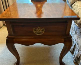 Solid wood, Spoonfoot  end table with drawer 21X 27DX 21H $85