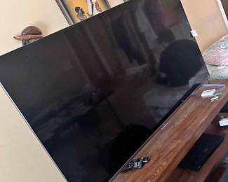 TCL Roku 70”