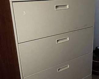5 Drawer Lateral File Cabinet & Contents