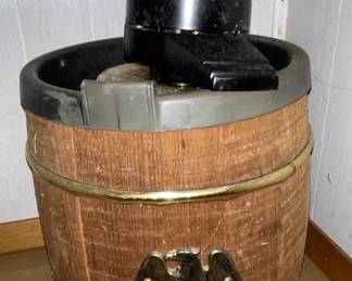 Vintage 6qt. Dolly Madison Electric Wooden Ice Cream Maker with golden eagle logo.