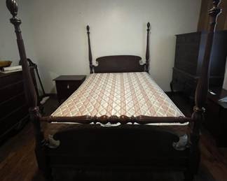 Full Size Mahogany Poster Bed