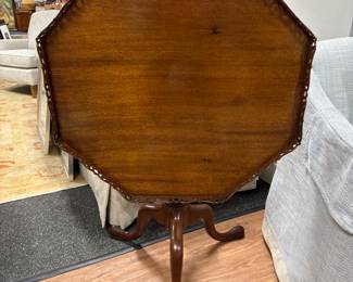 George III Chippendale tilt top mahogany table (circa 1760) English 