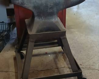 Large Farrier Anvil, not sure of the maker yet