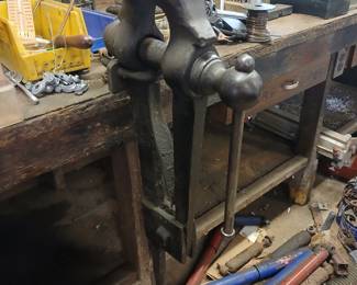 Columbian 5" Post Leg Vise