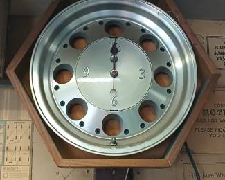 Heavy Rim Clock