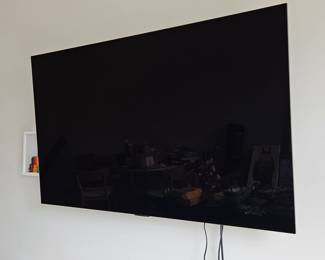 LG 65"