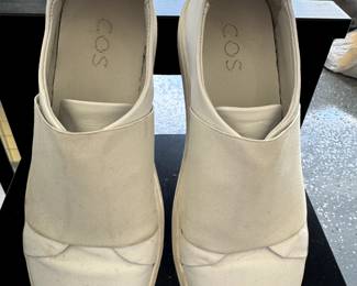 Women’s COS slip on tennis shoes size 6