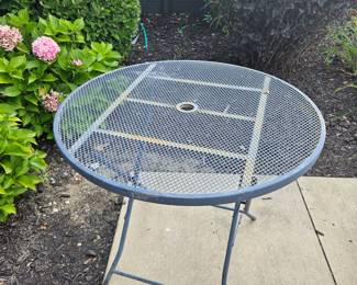 Folding mesh cafe metal Patio Table 2’4” tall, 2’8” wide