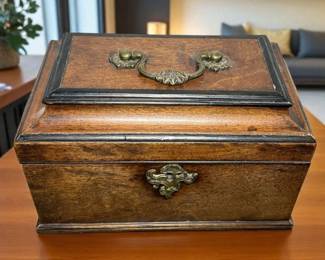 1830 Georgian Domed Top Tea Caddy, Square