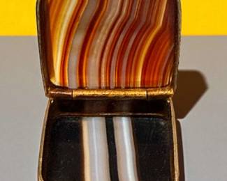 Scottish Agate Ormolu Snuff Box