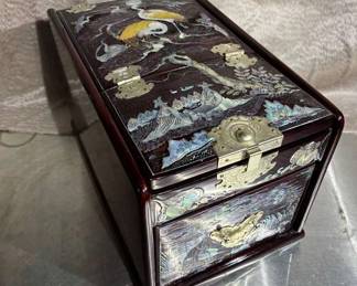 Mother of Pearl Inlaid Wooden Jewelry Box or Najeonchilgi