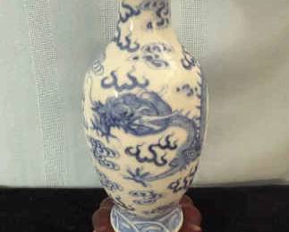 Chinese Qianlong Marked Blue White Porcelain Dragon Vase