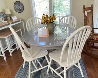 table w/4 chairs