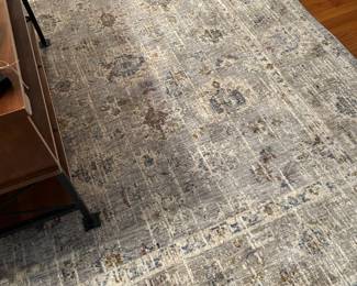 area rug 9x7 almost new