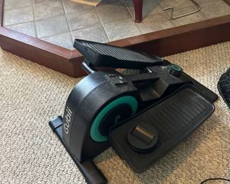 Cubii seniors exerciser bike