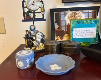Wedgwood trinket box and dish