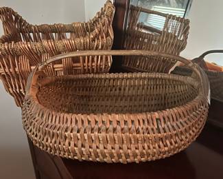 Early American buttocks basket