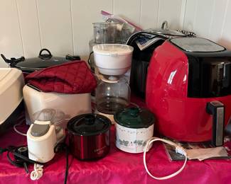 Insta Pot, Airfryer, small crock pot, toaster