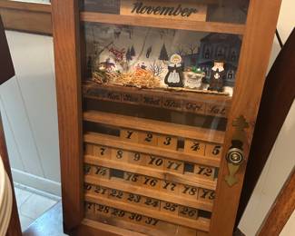 arts and crafts wooden calendar