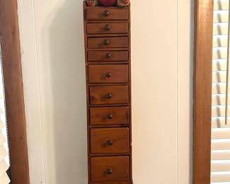 Tea/cubby rack