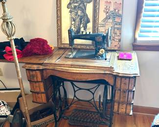 antique Knox 300 sewing machine