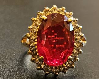 18K Gold Fire Opal Cocktail Ring. 5.10g