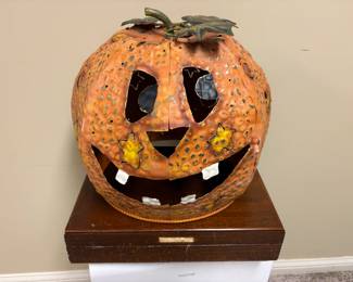 . . . I am told that this is the top of a two-piece jack-o-lantern