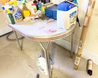 . . . Formica table