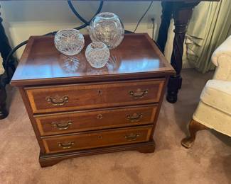 Bachelor Chest 