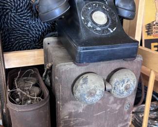 Crank telephone