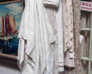 Linens, tablecloths & knapkins