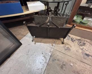 Wood hopper