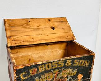 Great late 1800's C.D. Boss & Sons Fine and Fancy Biscuits wooden box, this one was for Boss's Coffee Cakes. New London, Connecticut USA company