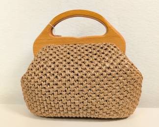Woven brown raffia with wooden handle handbag