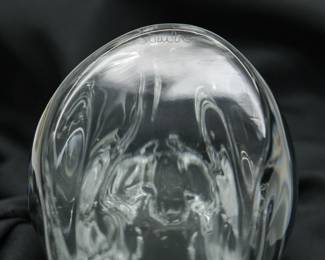 Signature on signed Steuben Glass Cheetah figurine