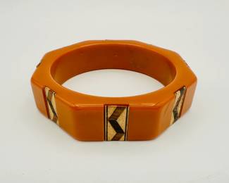 Rare vintage octagonal bakelite bangle bracelet with inlaid designs