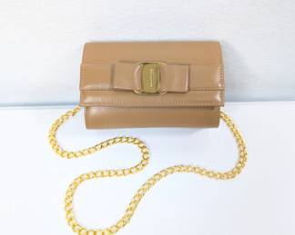 Vintage Ferragamo Vara Bow continental wallet camel color bag clutch with gold tone chain strap