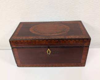 An early English inlaid tea caddy, locking (with key), triple compartment mahogany caddy with lily of the valley design inlaid lid cartouche and parquetry edging