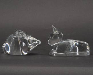Steuben Art Glass Kitten and Mouse Figurines: A wonderful cat and mouse pairing of Steuben art glass sculptures: a charming Kitten model 8073, and an inquisitive Mouse, model 8924E. Both pieces are hand signed Steuben on the base. Kitten figurine is 4 inches L x 3 inches H and was designed by Lloyd Atkins in 1955, mouse is 4 inches L x 2-1/2 inches H and was designed by Lloyd Atkins in 1970.