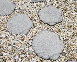 Scallop stepping stones