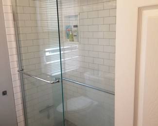 Glass shower doors