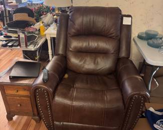 FlexSteel Power lift recliner
