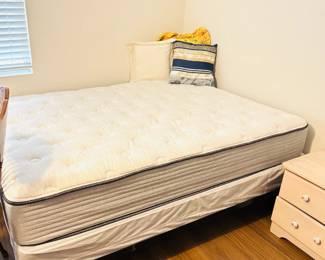 Queen Mattress Set - Like New - 1 year old