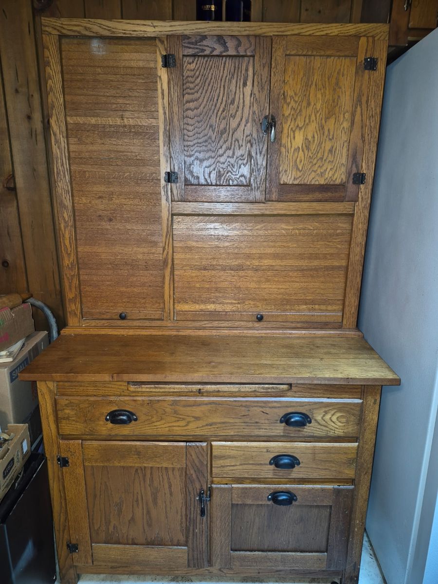 Antique Oak - Hoosier Cabinet. Excellent condition! 