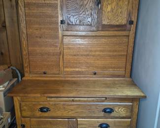 Antique Oak - Hoosier Cabinet. Excellent condition! 