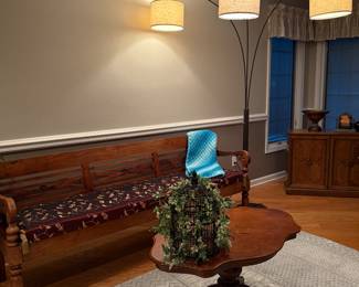 Long 8 foot bench Awesome piece of furniture