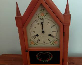 Floral table clock.