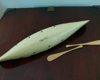 Canoes maker mark.